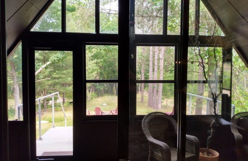 Mauston Cabin | Experience Unique Cabin Getaway on Wisconsin River