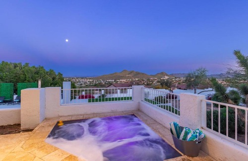 Paradise Valley Village Villa | Escape to Lookout Mountain: Pool, Hot Tub & Scenic Views
