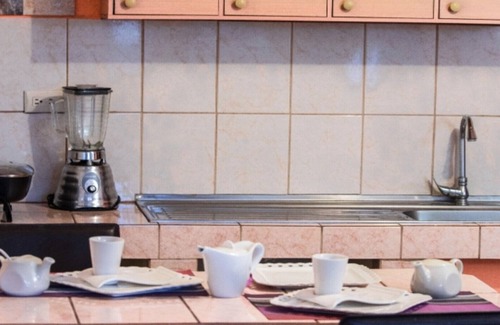 San Jose House | Experience a Cozy Lodge with Family-Like Warmth