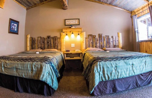 Rice Lake Cabin | Relax in Room 19 - The Wood Duck at Curriers Lakeview