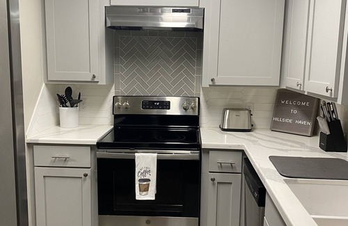 Nacogdoches House | Perfect Retreat at Hillside Haven: Rated 10/10 and Family-Friendly