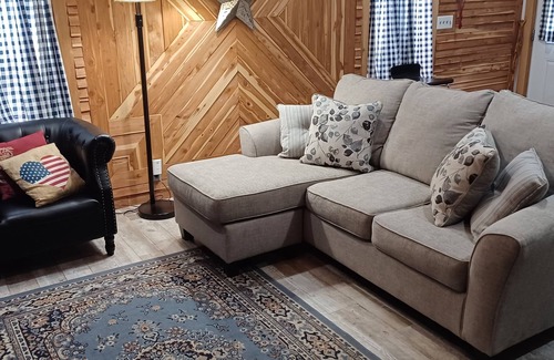 Peebles Cabin | Idyllic Cabin Retreat with Pool & Stocked Pond Awaits