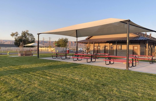 Grand Junction House | Pet-Friendly Retreat with Pool and Spa Amenities