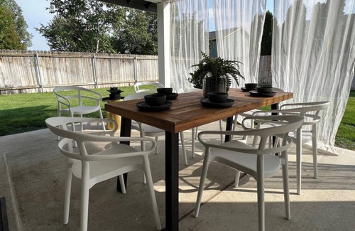 Tri-Cities House | Stylish Stay at The Franklin: Pet & Child Friendly Retreat