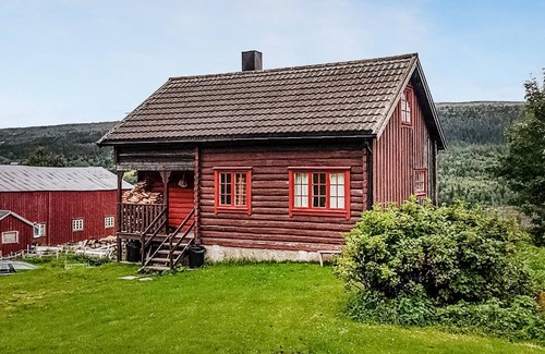 Holtalen House | Discover a Cozy Retreat Near Nature with Spa & Lake Views