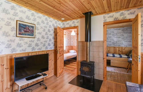 Sarna House | Enjoy a wonderful vacation in this quietly located vacation home with lake view.