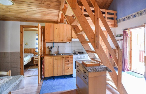 Sarna House | Enjoy a wonderful vacation in this quietly located vacation home with lake view.