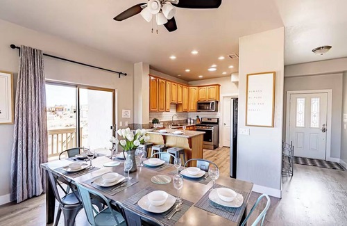 Greenehaven House | Enjoy Amazing Views, Prime Location & Boat Parking.