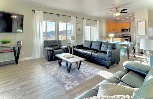 Greenehaven House | Enjoy Amazing Views, Prime Location & Boat Parking.