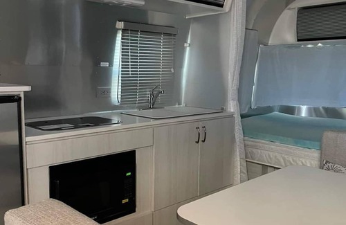 Murphy House | Experience a Unique Airstream Getaway with Spa and Breakfast