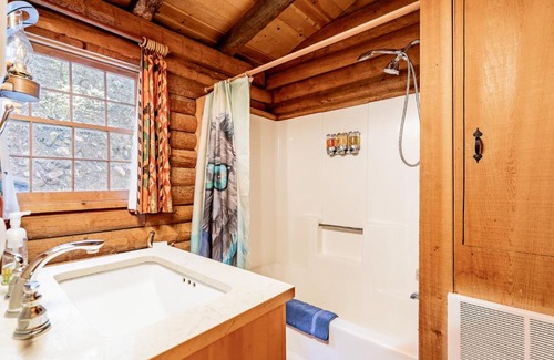 Pine Mountain Club House | Experience an Authentic Log Cabin with Free Pet Stay!