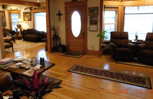 Reedsburg House | Enjoy an Historic Country Farmhouse just 30 minutes from Wisconsin Dells!