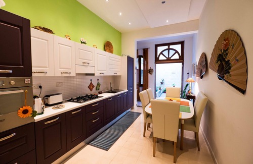 Sliema House | Relax and Unwind at the Blu House with Oceanfront Views