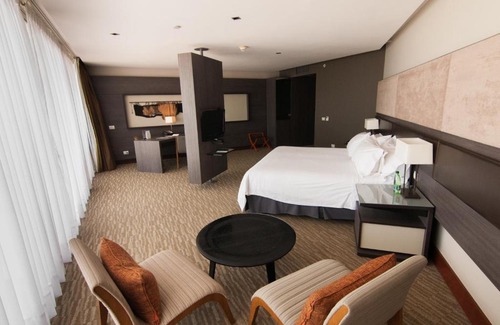 Antofagasta Hotel | Relax in Antofagasta: Pool, Spa & Family-Friendly Stays