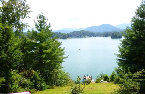 Hayesville House | Experience Breathtaking Mountain Views Near Lake Chatuge