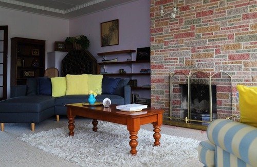 Oamaru House | Discover Breathtaking Views from Our Family-Friendly Retreat