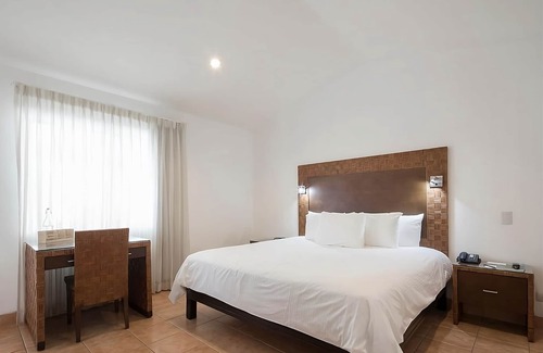 San Jose Hotel | Unwind at Parque España: Pet-Friendly Retreat with Free Parking
