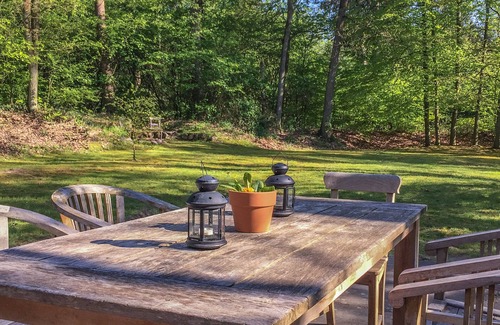 Soderstorf House | Experience Historic Charm with Pet-Friendly Amenities