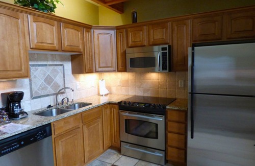 Stanley Hills Condo | Experience Vintage Décor and Mountain Views with Hot Tub