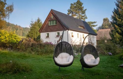 Jablonne v Podjestedi Apartment | Discover a Cozy Home with Views, Gardens, and Hot Tub