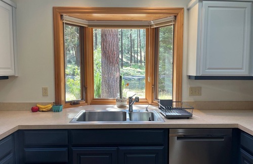 Black Butte Ranch Cabin | Enjoy Dakota House! A modern. Family-friendly. 4bdr cabin @ Black Butte Ranch