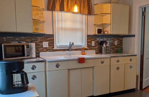 Ironwood House | Relax in a Cozy Home by the Iron Belle Trail with Sauna