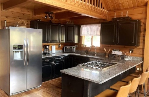 Gorham House | Experience the Best of White Mountains with Pool & Spa