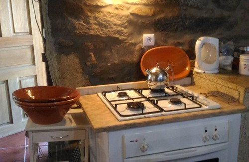 Portela de Santa Eulalia Cottage | Discover Gerês: Nature Retreat with Family-Friendly Amenities