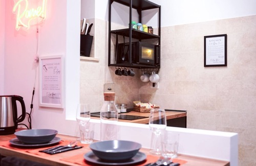 Centro Giano Apartment | Enjoy Giallo: Stunning Studio Apartment in Rome.