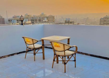 Al Haram House | Unforgettable Stays at Golden Pyramids with Breakfast & More