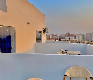 Al Haram House | Unforgettable Stays at Golden Pyramids with Breakfast & More