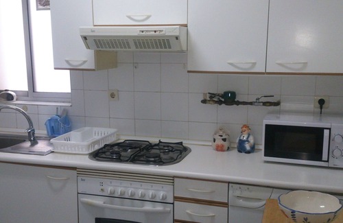 Norte Apartment | Budget-Friendly Granada Retreat for Families of 6