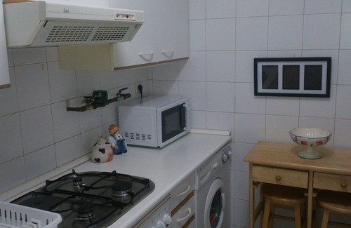 Norte Apartment | Budget-Friendly Granada Retreat for Families of 6