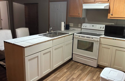 Fountain House | Enjoy green house cozy special space for vacation or stop traveling, away noise.