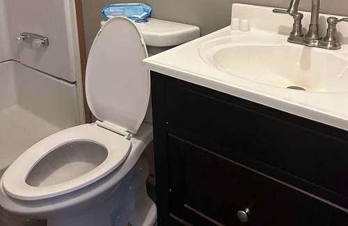 Fountain House | Enjoy green house cozy special space for vacation or stop traveling, away noise.