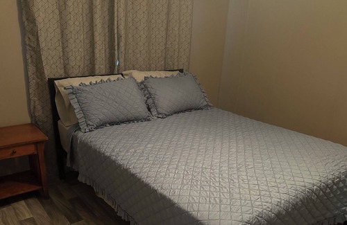 Fountain House | Enjoy green house cozy special space for vacation or stop traveling, away noise.