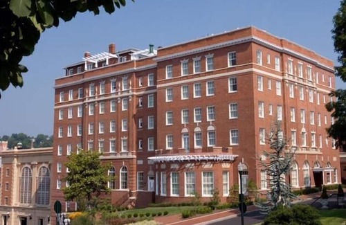 Staunton House | Historic Charm Meets Modern Comforts with Indoor Pool