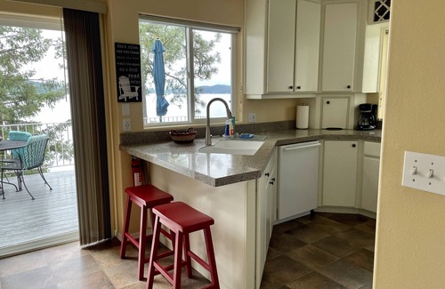 Harrison House | Discover Lake Life Bliss at Carlin Bay with Spa & Hot Tub