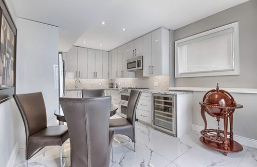 North York Apartment | Relax in a Suite at Our Serene Ravine Retreat