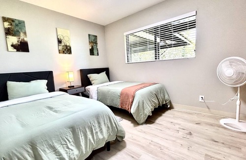 Kealakekua House | Enjoy Mac Nut Farm living! Enjoy all the mac nuts your heart desires!