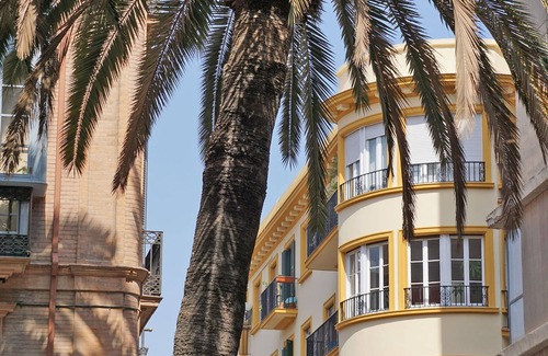 Ensanche Centro Apartment | Experience Malaga's Comfort with Spa and Breakfast Included
