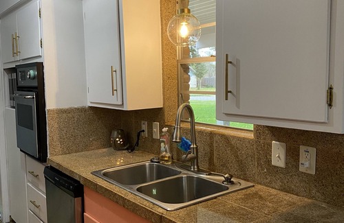 Aransas Pass House | Experience Mid-Century Modern Style at West Coast Whitney