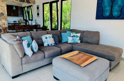 Altos del Maria House | Relax in a Mountain Retreat Near Panama's Beautiful Beaches