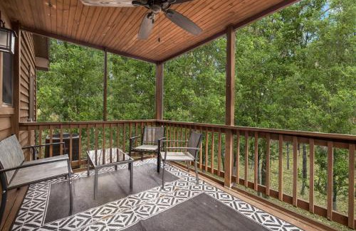The Woods House | Enjoy Mountain Views Fire Pit Grill Deck & WiFi