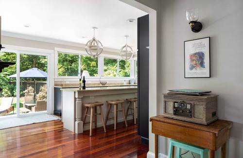 Middletown House | Relax at Coastal Hideaway: Oceanfront, Spa & Hot Tub