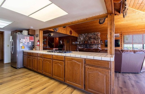 New Harmony Cabin | Discover Mountain Views and Privacy at Our Idyllic Ranch