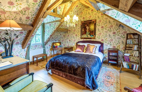 Nouan-le-Fuzelier House | Enjoy privacy and luxury in this villa on a beautiful estate.