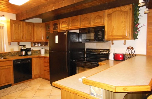 Garden Valley Condo | Discover Serenity in the Pines, Near Golf and Family Fun
