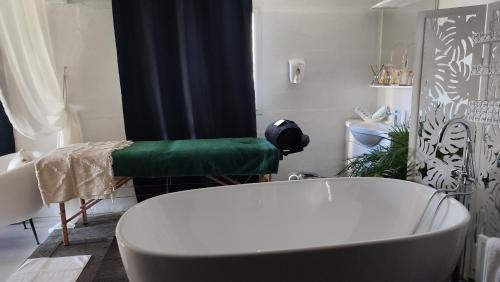 Le Tampon Hotel | Relax and Unwind at Our Hotel with Hot Tub Amenities