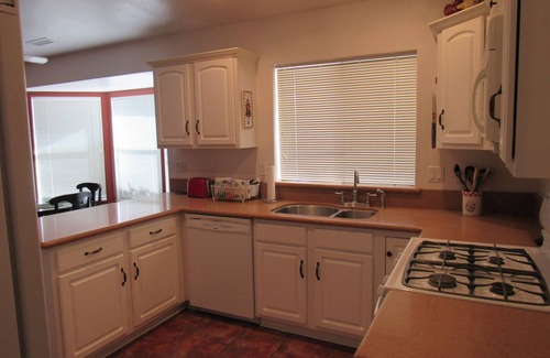 Prescott Country Club House | Unwind in the Jacuzzi and Enjoy Golfing Fun Nearby